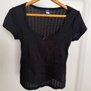 Old Navy Black Short Sleeve Tee with Pattern